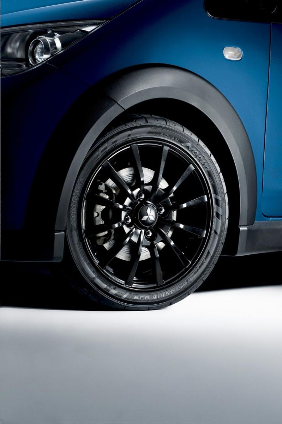  Mitsubishi Colt Ralliart Version-R Special 2008 года  (фото 4 из 8)